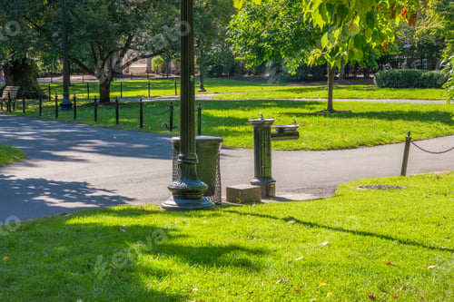 Preview: Boston Usa Public Garden, Common Frog Pond And City Skyline.