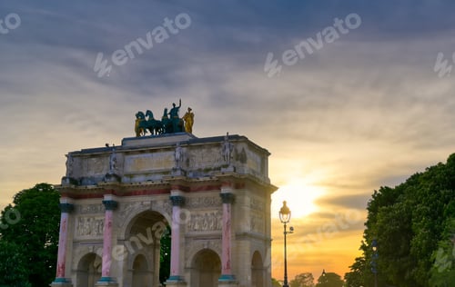 Preview: The Arc De Triomphe Du Carrousel Located In Paris, France.