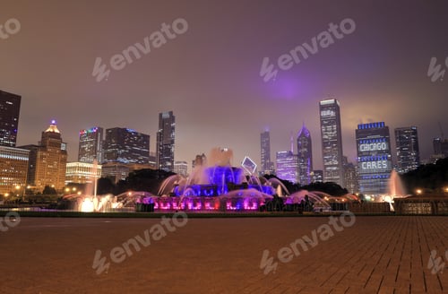 Preview: Buckingham Fountain And The Chicago, Illinois Skyline At Night.