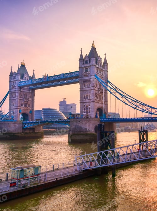 Preview: Tower Bridge Across The River Thames In London, Uk.