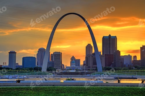 Preview: Sunset Over The Gateway Arch And St. Louis, Missouri.