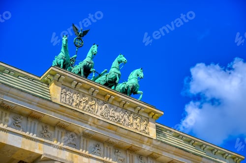 Preview: The Brandenburg Gate Located In Pariser Platz In The City Of Berlin, Germany.