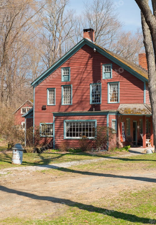 Preview: Old Wooden House, New York State, Usa