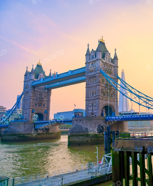 Preview: Tower Bridge Across The River Thames In London, Uk.