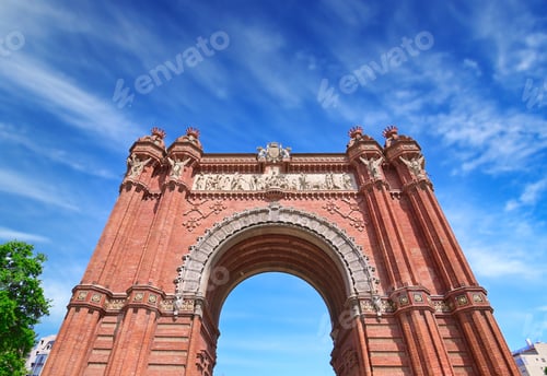 Preview: The Arc De Triomf In The City Of Barcelona In Catalonia, Spain.
