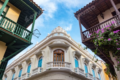 Preview: Colonial Balconies And Blue Sky In Cartagena, Colombia