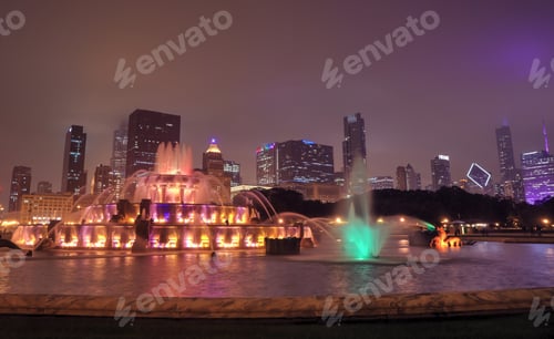 Preview: Buckingham Fountain And The Chicago, Illinois Skyline At Night.