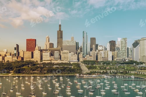 Preview: Chicago Skyline Aerial View With Park And Boats On The Lake Michigan