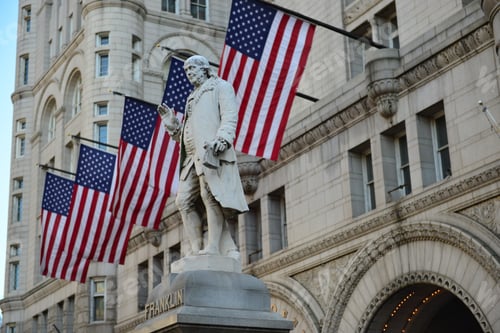 Preview: Franklin Statue In Front Of The Old Post Office Building In Washington Dc, United States