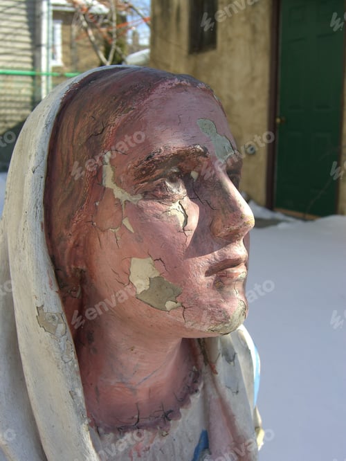 Preview: Vintage Old Virgin Mary Statue With Peeling Chipped Paint