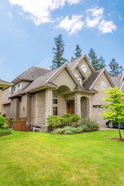 Preview: Entrance Of A Luxury House On A Bright, Sunny Day In Vancouver, Canada
