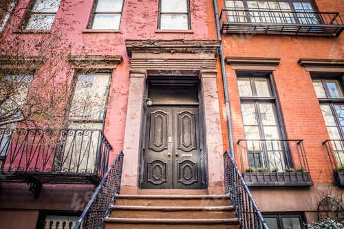 Aperçu: Typical Entrance Door To A New York City Apartment Building Residential Home