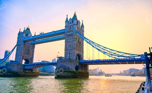 Preview: Tower Bridge Across The River Thames In London, Uk.