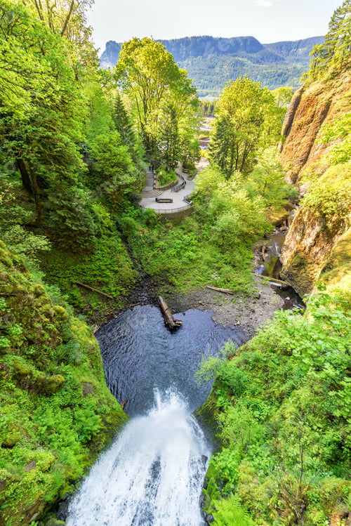 Preview: View From Above Multnomah Falls In The Columbia River Gorge In Oregon