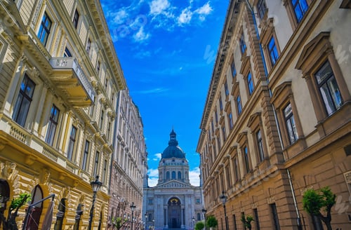 Preview: St. Stephen'S Basilica Located On The Pest Side Of Budapest, Hungary.