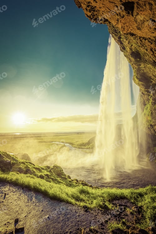 Preview: Seljalandsfoss Waterfall In South Iceland