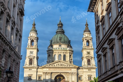 Preview: View Of Historic St. Stephens Basilica In Budapest, Hungary