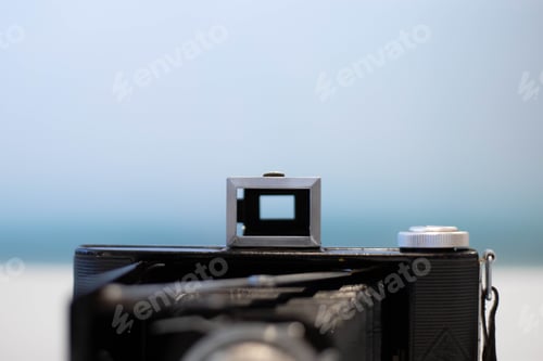 Preview: Old Camera Retouching Vintage, Retro Camera On White Background