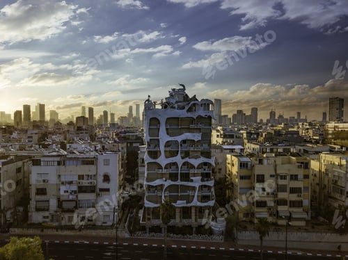 Preview: Tel Aviv Building Near To The Beach, Sunrise