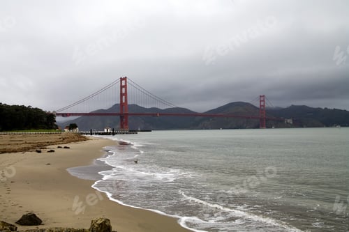 Preview: Golden Gate Bridge And Beach