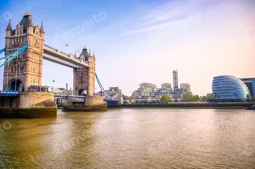 Preview: Tower Bridge Across The River Thames In London, Uk.