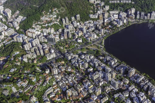 Visualização: Aerial View Of Tall Buildings In Big City With Mountains, Brazil
