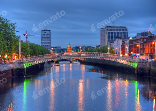 Preview: Ha Penny Bridge In Dublin, Ireland