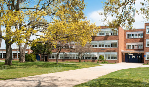Aperçu: Exterior View Of A Typical American School
