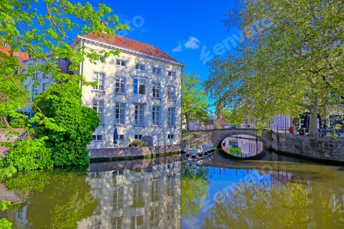 Preview: The Canals Of Bruges (Brugge), Belgium On A Sunny Day.