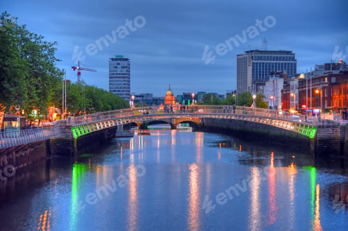 Preview: Ha Penny Bridge In Dublin, Ireland