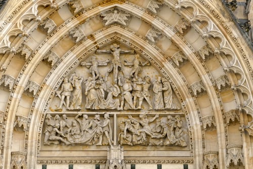 Visualização: Castelo de Praga - Detalhe da arquitetura gótica da Catedral de São Vito. República Tcheca