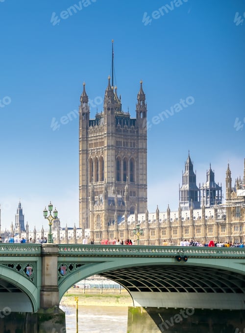 Preview: British Parliament Along The River Thames On A Sunny Day In London, Uk.