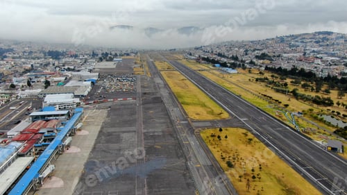 Preview: Quito Airfield In The Middle Of The City, Aerial Shot