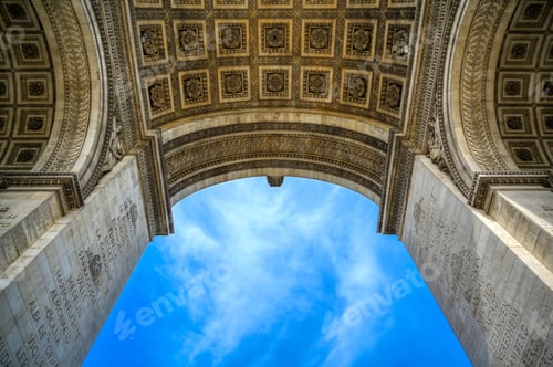 Preview: A View Of The Arc De Triomphe Located In Paris, France.