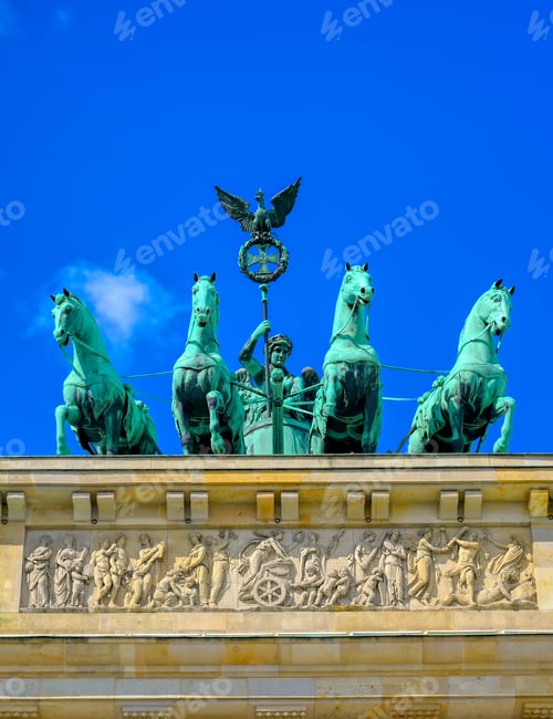 Preview: The Brandenburg Gate Located In Pariser Platz In The City Of Berlin, Germany.