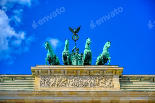 Preview: The Brandenburg Gate Located In Pariser Platz In The City Of Berlin, Germany.
