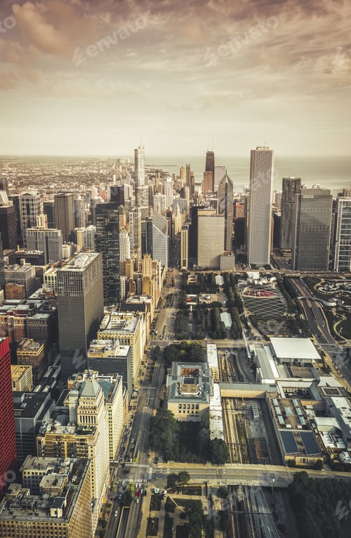 Preview: Chicago Downtown Skyline With Park And Michigan Avenue, United States