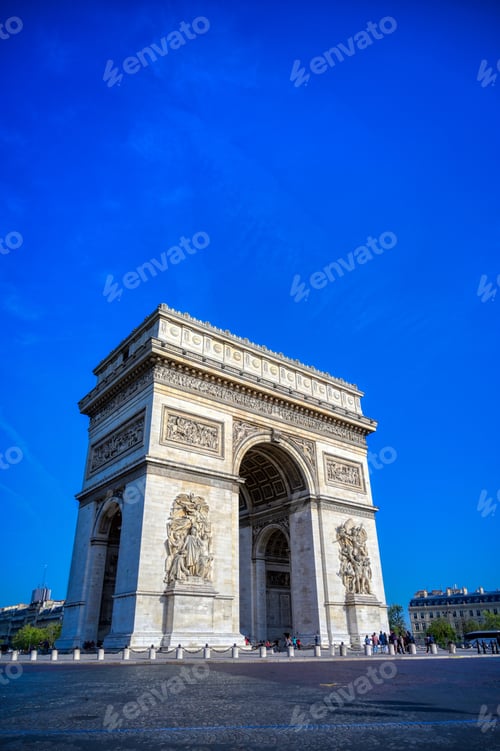 Preview: A View Of The Arc De Triomphe Located In Paris, France.