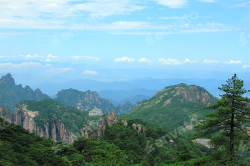 Preview: Beautiful Mountains Cloudy Huangshan National Park The Legendary Yellow Mountains