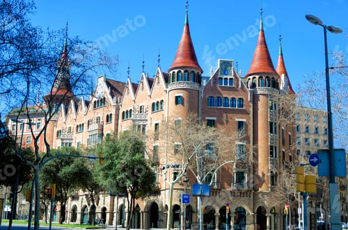 Preview: Beautiful Building In Neighborhood In Barcelona, Spain
