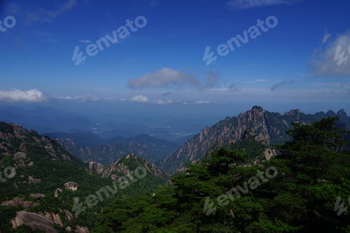 Preview: Beautiful Mountains Cloudy Huangshan National Park The Legendary Yellow Mountains