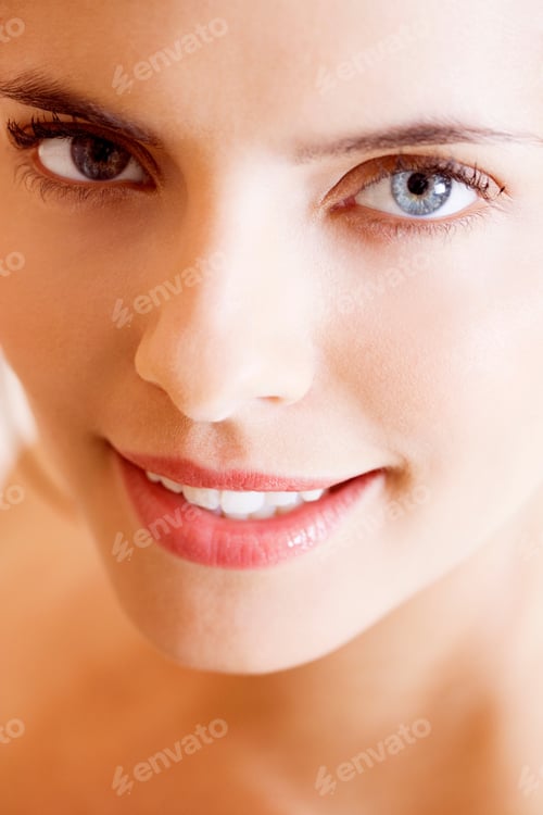 Preview: Portrait Of Young Woman Smiling