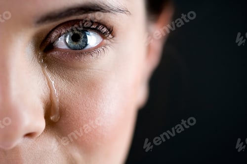 Vista previa: Close Up Of Woman Crying