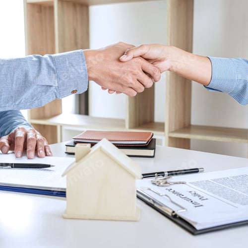 Preview: Real Estate Agent And Customers Shaking Hands Together Celebrating Finished Contract After Signing