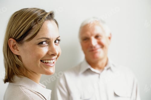 Visualização: Pai e filha sorridente