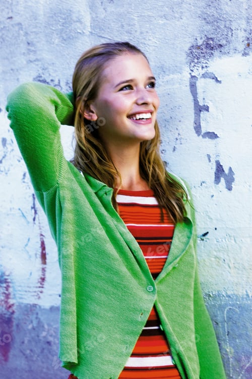 Preview: Portrait Of A Girl