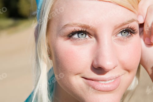 Preview: Close Up Of A Young Woman'S Face