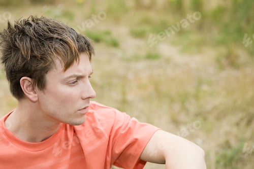 Visualização: Imagem de homem pensativo