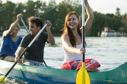 Preview: Image Of Canoe