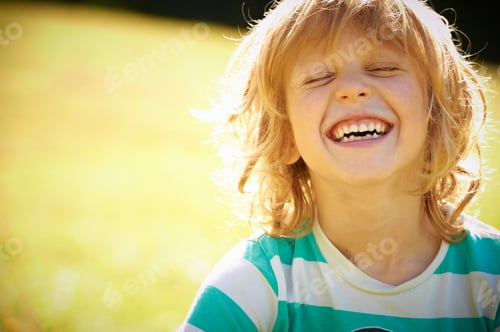 Preview: Smiling Girl Laughing Outdoors